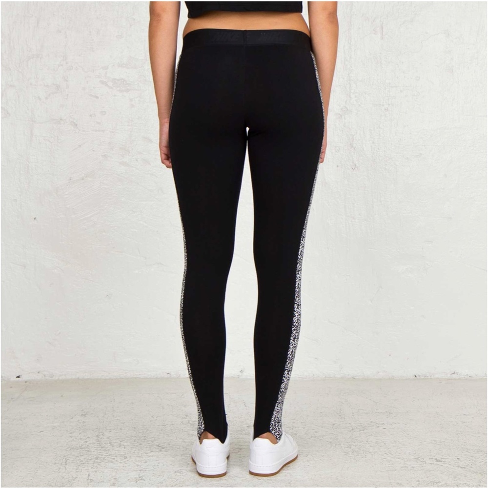 SOLD - Nike Leg-A-See-Stirrup Leggings - Picture 3 of 5